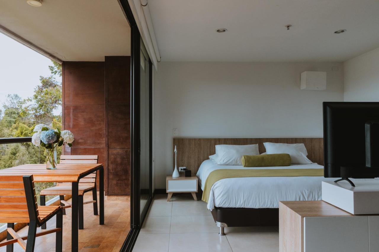 Travelers Rio Verde Living Suites Rionegro Exterior foto