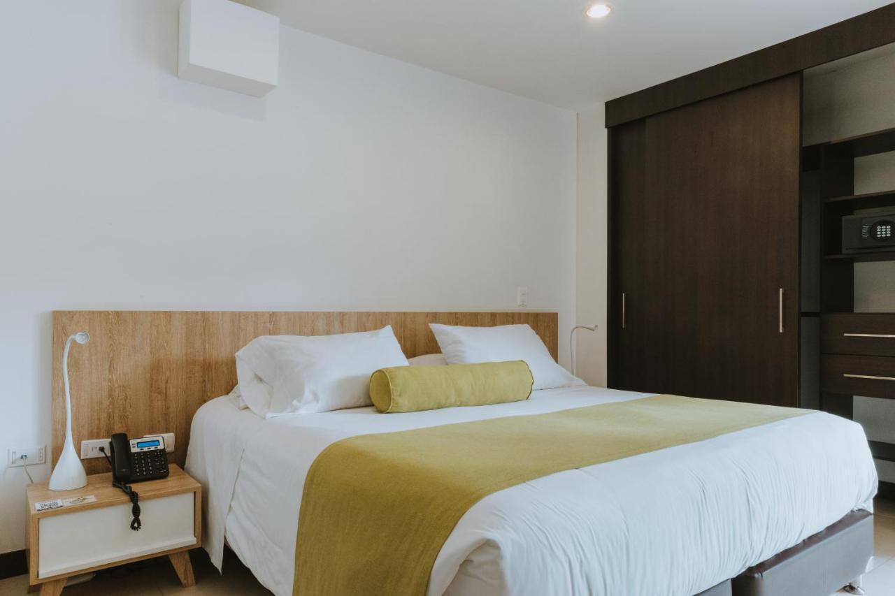 Travelers Rio Verde Living Suites Rionegro Exterior foto