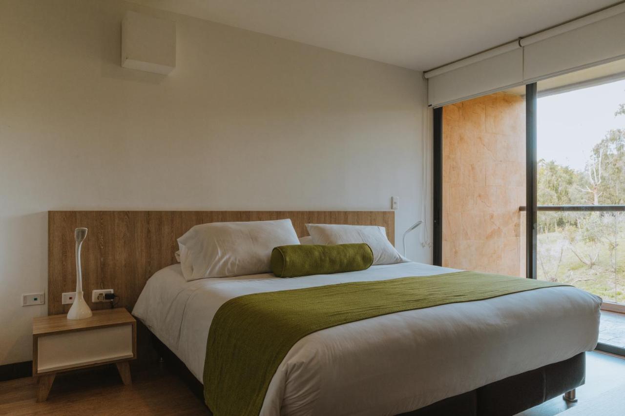 Travelers Rio Verde Living Suites Rionegro Exterior foto