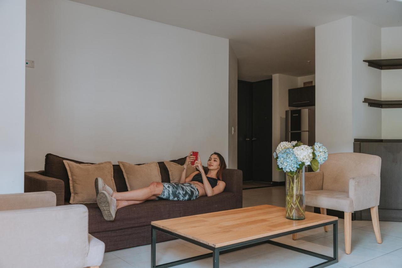Travelers Rio Verde Living Suites Rionegro Exterior foto