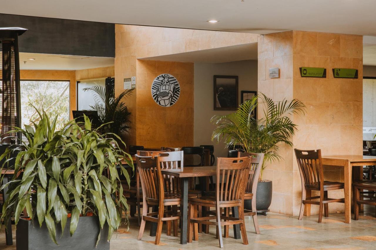 Travelers Rio Verde Living Suites Rionegro Exterior foto