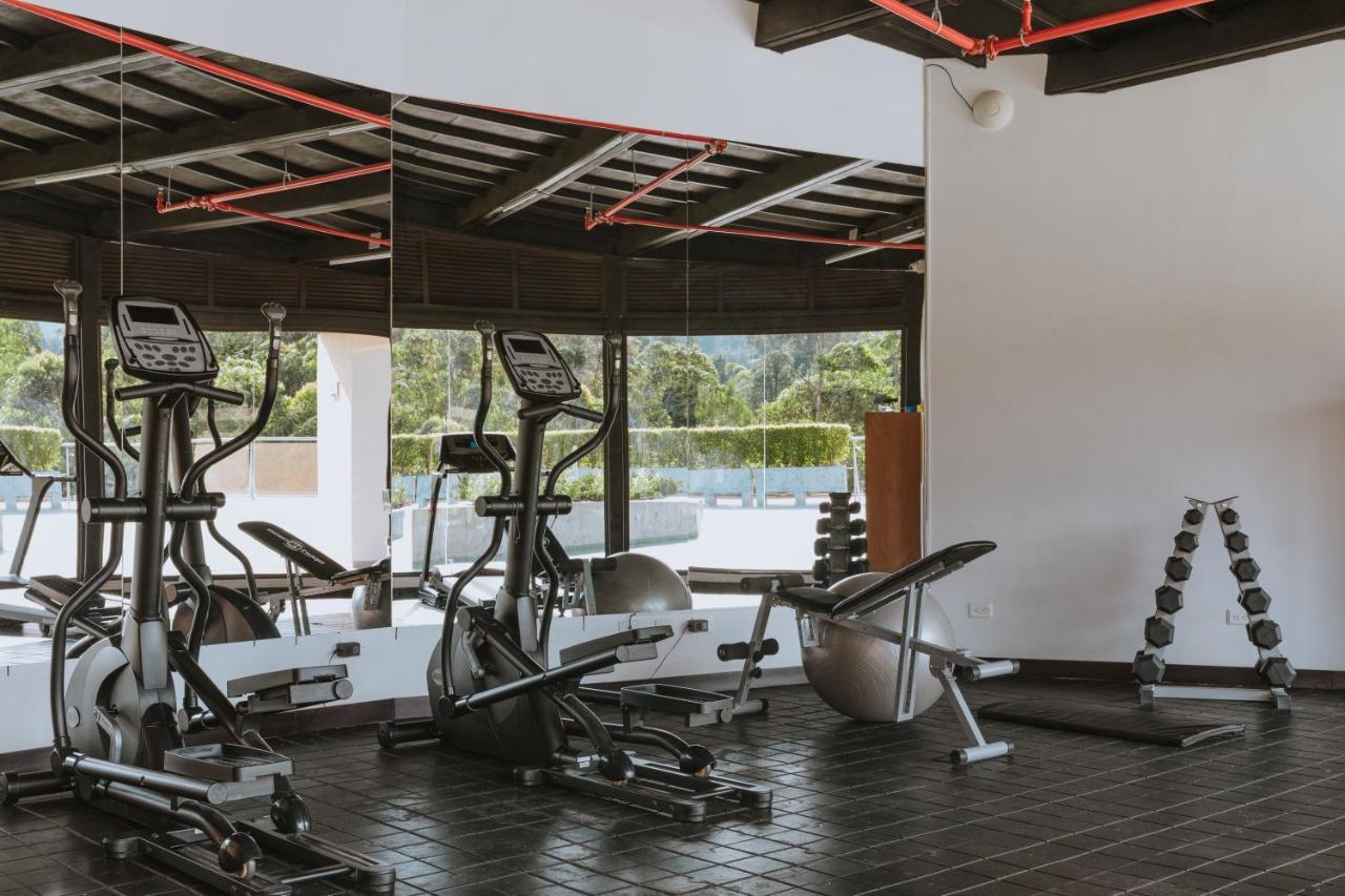 Travelers Rio Verde Living Suites Rionegro Exterior foto