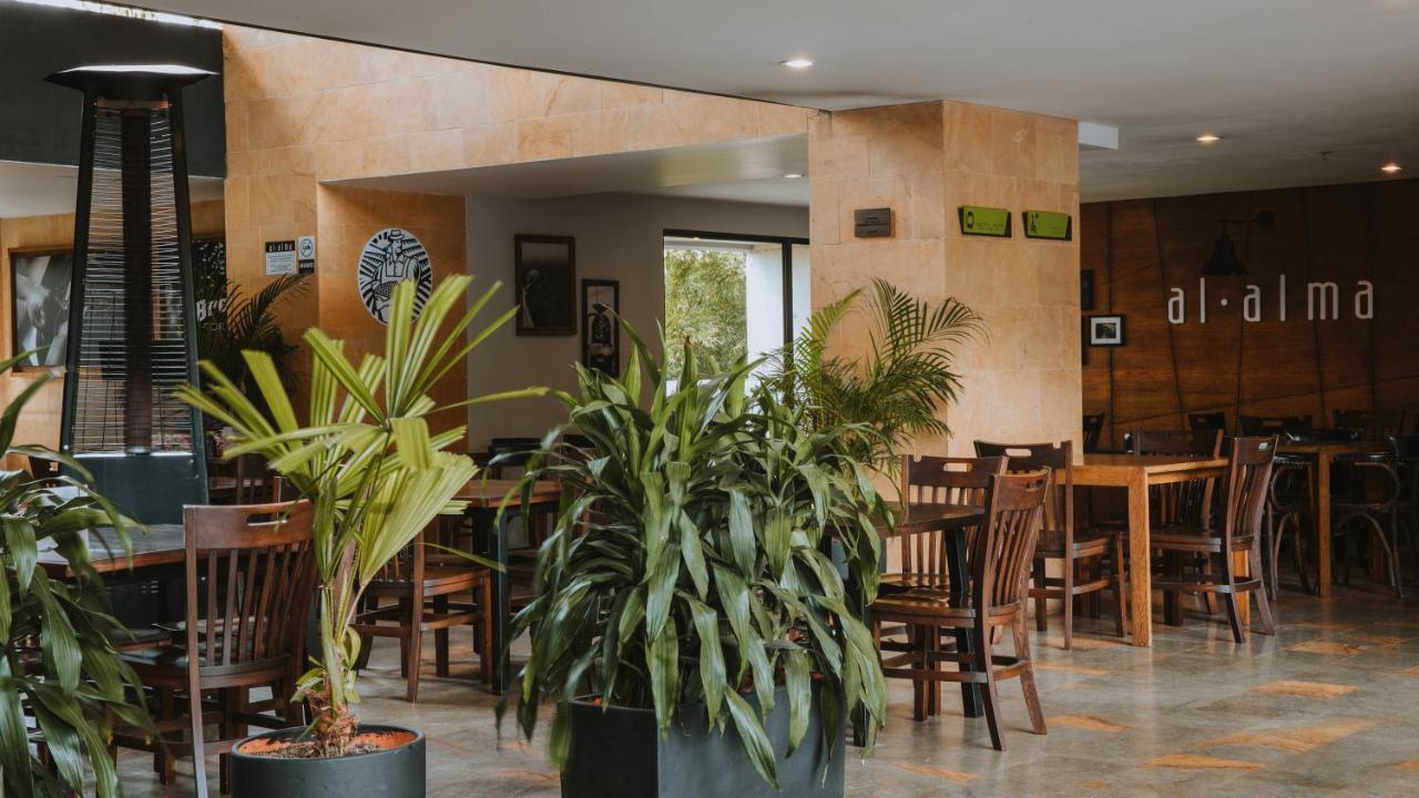 Travelers Rio Verde Living Suites Rionegro Exterior foto