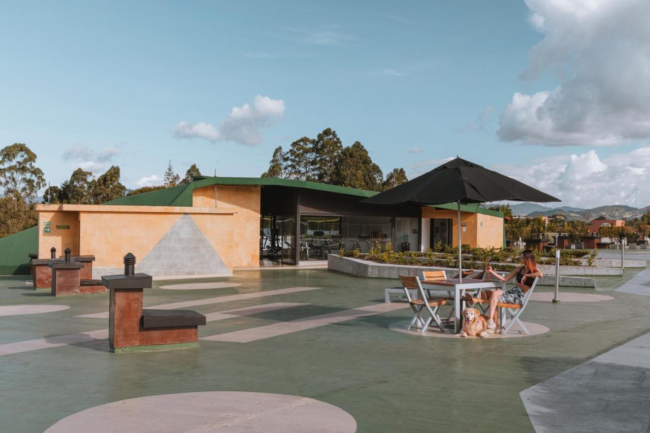 Travelers Rio Verde Living Suites Rionegro Exterior foto