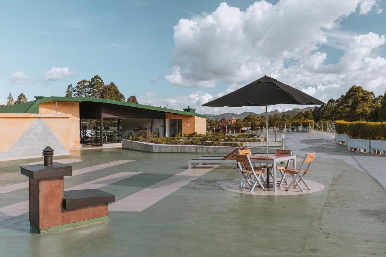 Travelers Rio Verde Living Suites Rionegro Exterior foto