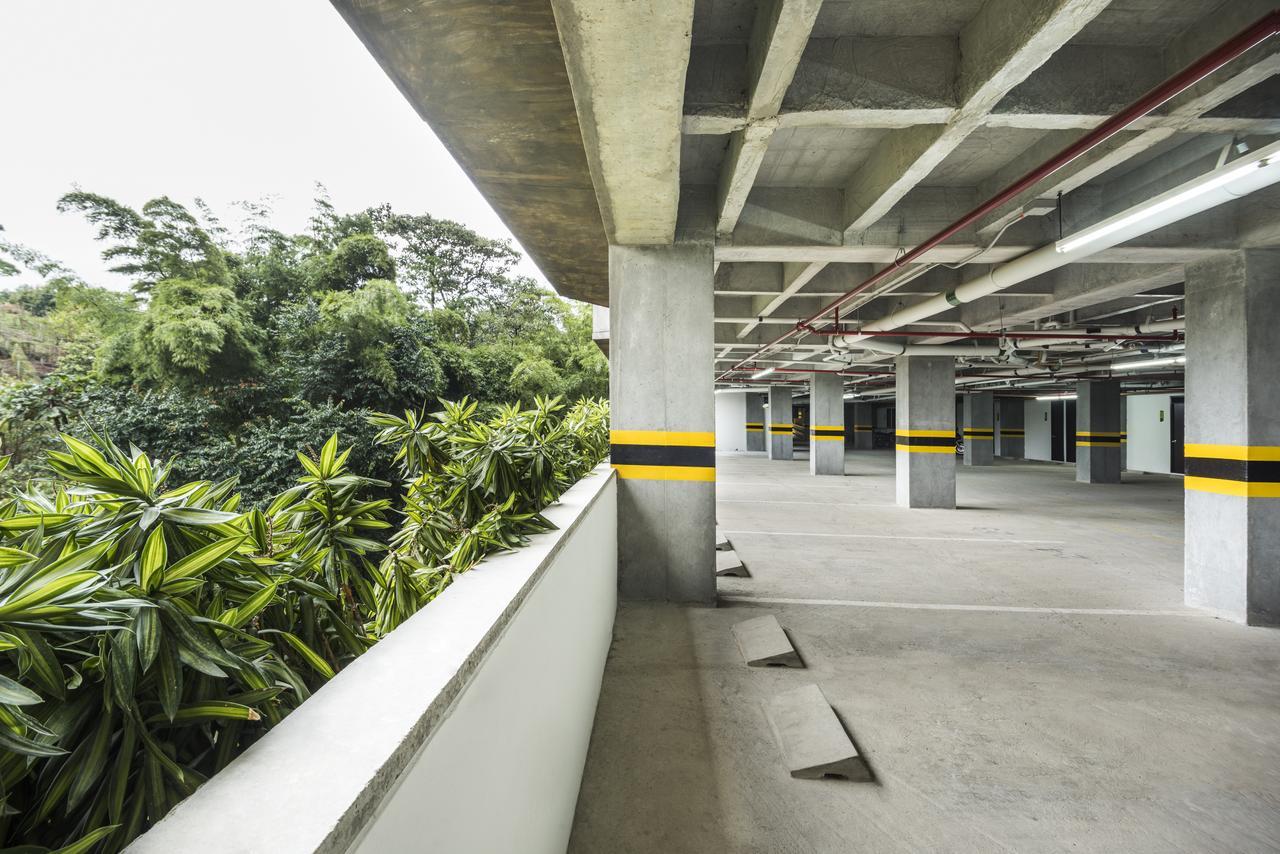 Travelers Rio Verde Living Suites Rionegro Exterior foto